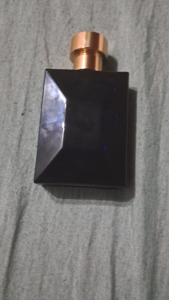 Vând versace dylan blue nou si original. Pot schimba pentru alt parfum