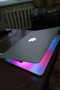Apple MacBook PRO. В отличном состояние срочно"