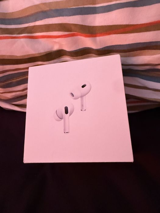 Airpods Pro 2nd Generation with Magsafe Charging Case