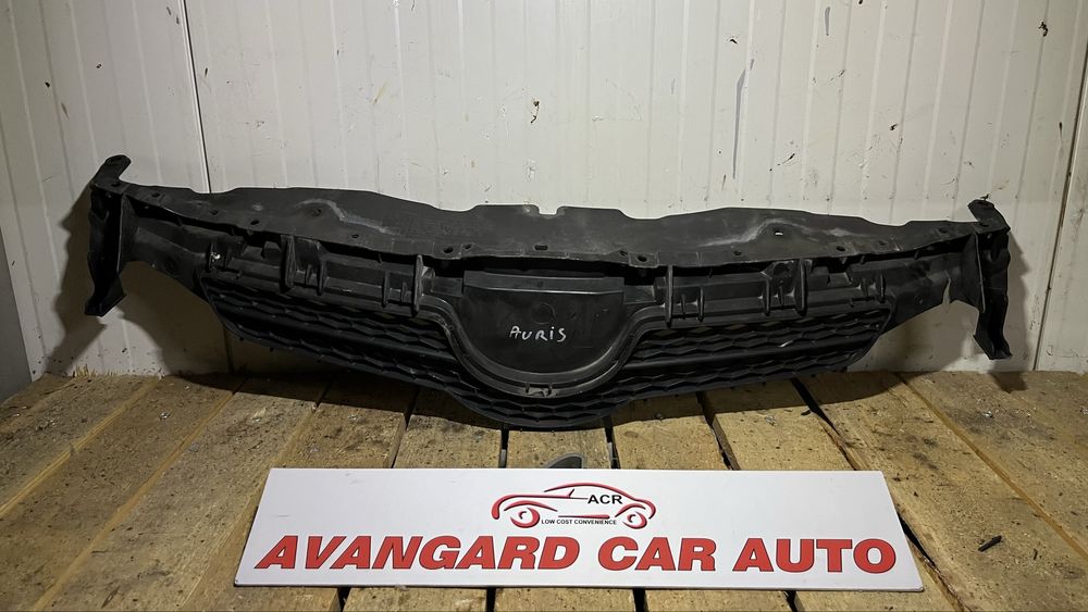 Решетка Toyota Auris 2007-