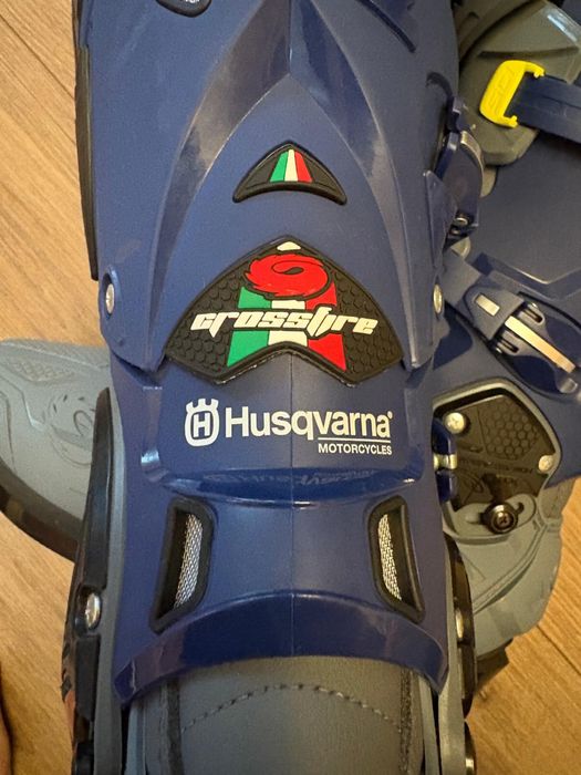 Cizme Enduro Moto Sidi Husqvarna Crosfire model 2024