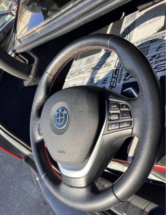 Volan BMW F30/F20 sport retapitat, cusatura rosie, padele CU AIRBAG