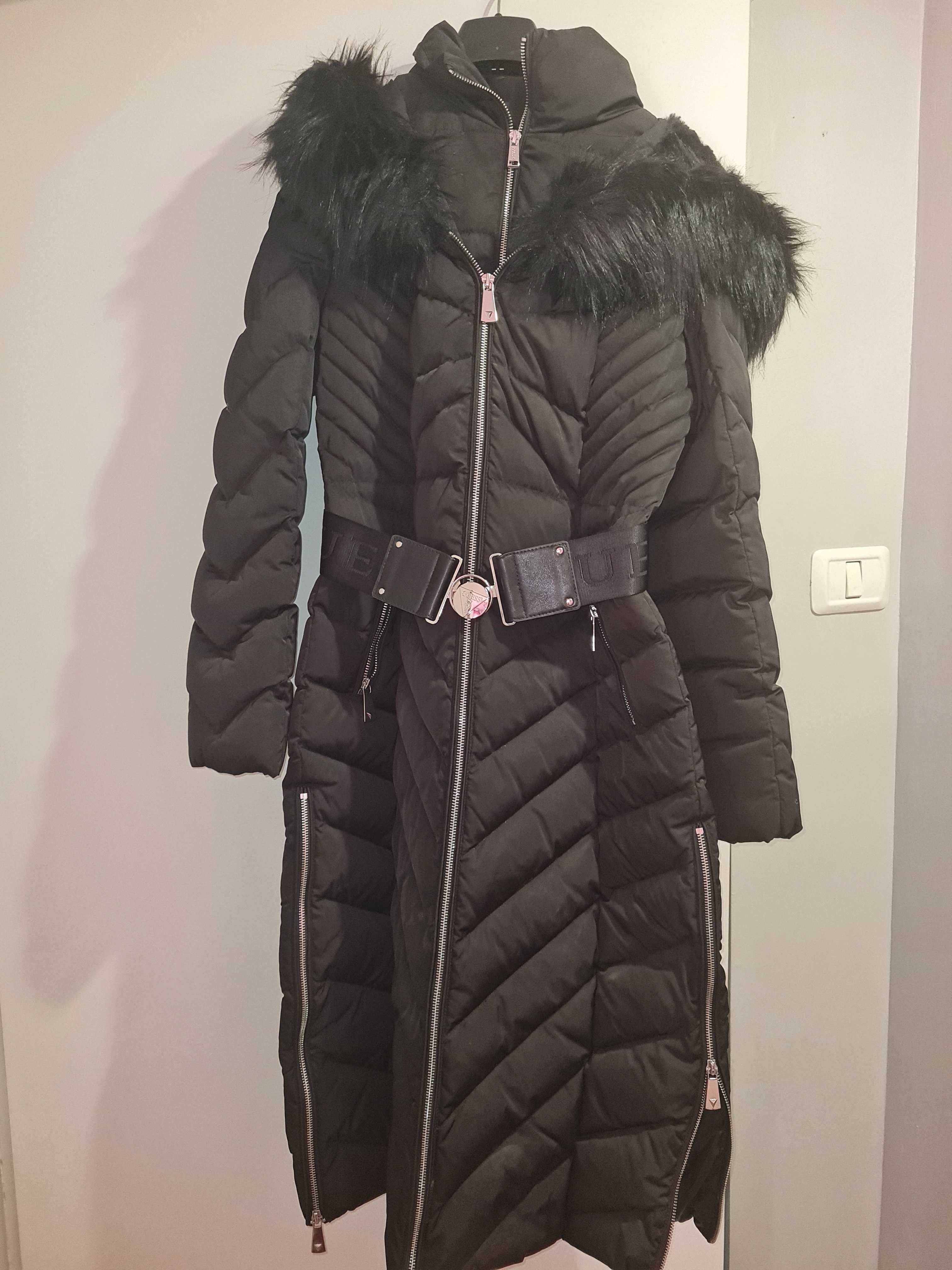 Vand geaca dama, noua, firma Guess, din puf