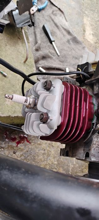 Vând scuter 80cc 2T Carte RAR