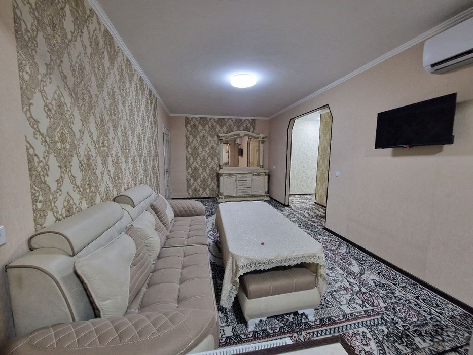 Фрунзе Массив , 25 мактаб ёнида 1 этаж 2 хонали квартира оилага