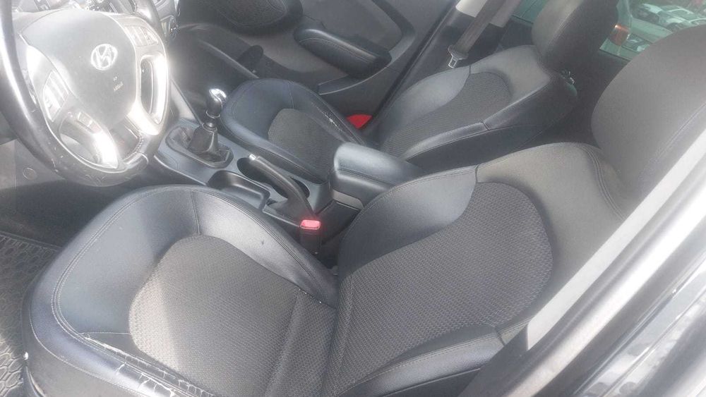 Vând Hyundai IX35