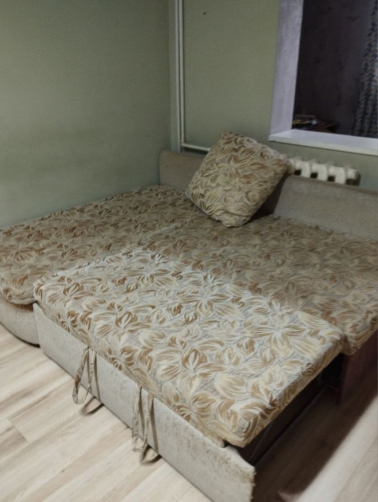 Продается диван угловой