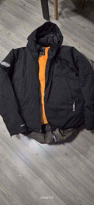 Продава се дебело зимно яке за момче на ,ново обличане един единствен