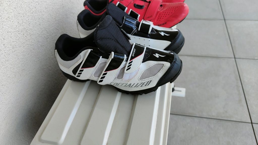 обувки за шосе и МТБ  Bontrager Circuit InForm и Specialized Sport