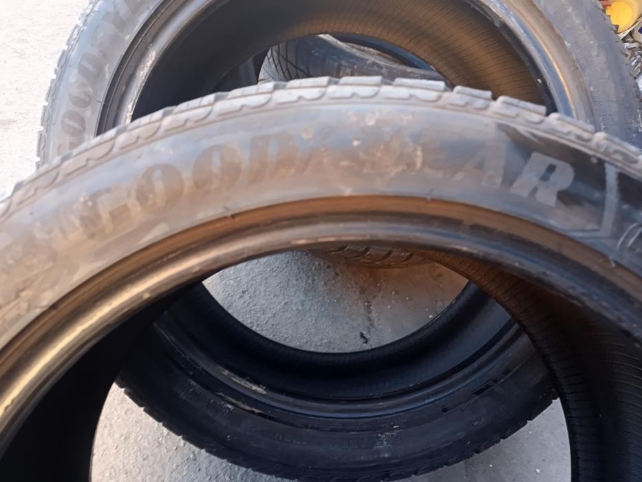 245/45/19 4ри броя GoogYear Ultragrip 8.Гумите са в много добро състоя