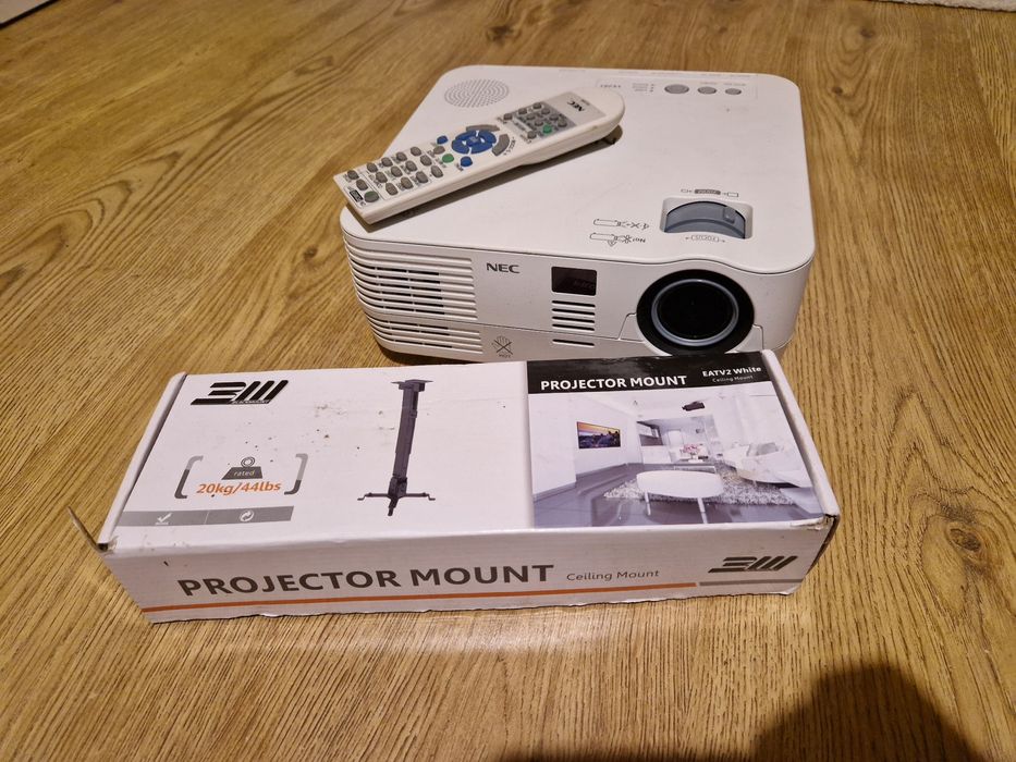 Video proiector NEC