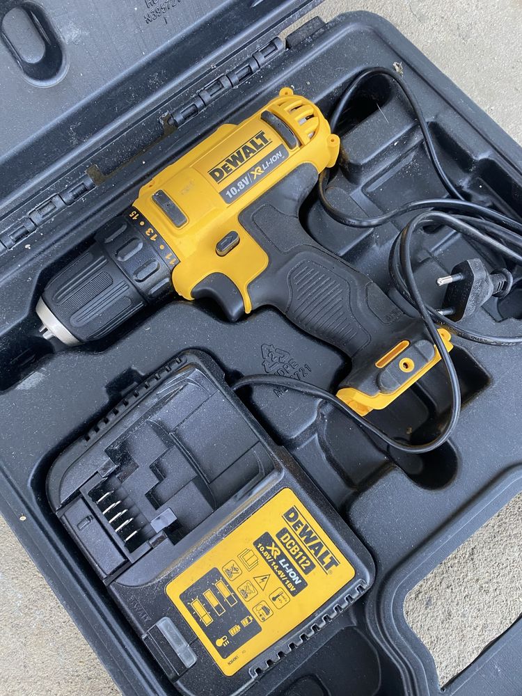 Masina de gaurit si insurubat Dewalt DCD 710