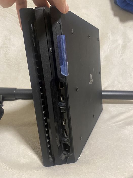 PS4 Pro (stare impecabila)