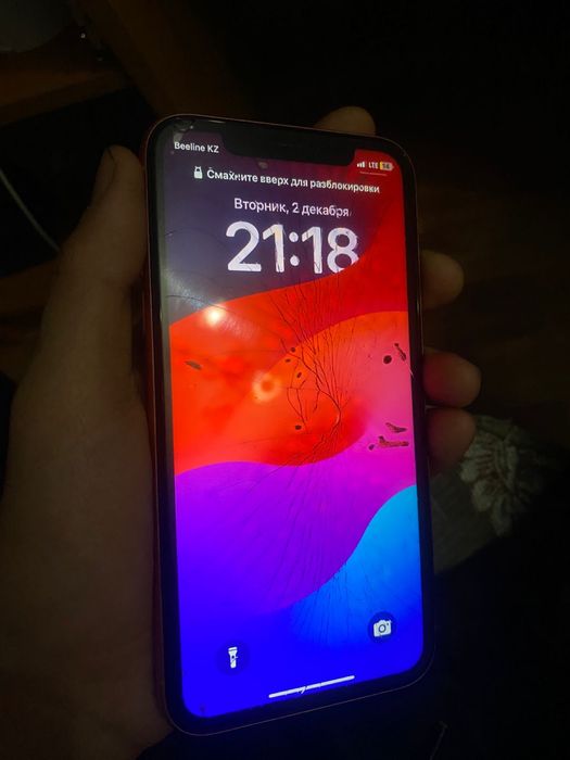 Продам айфон XR.