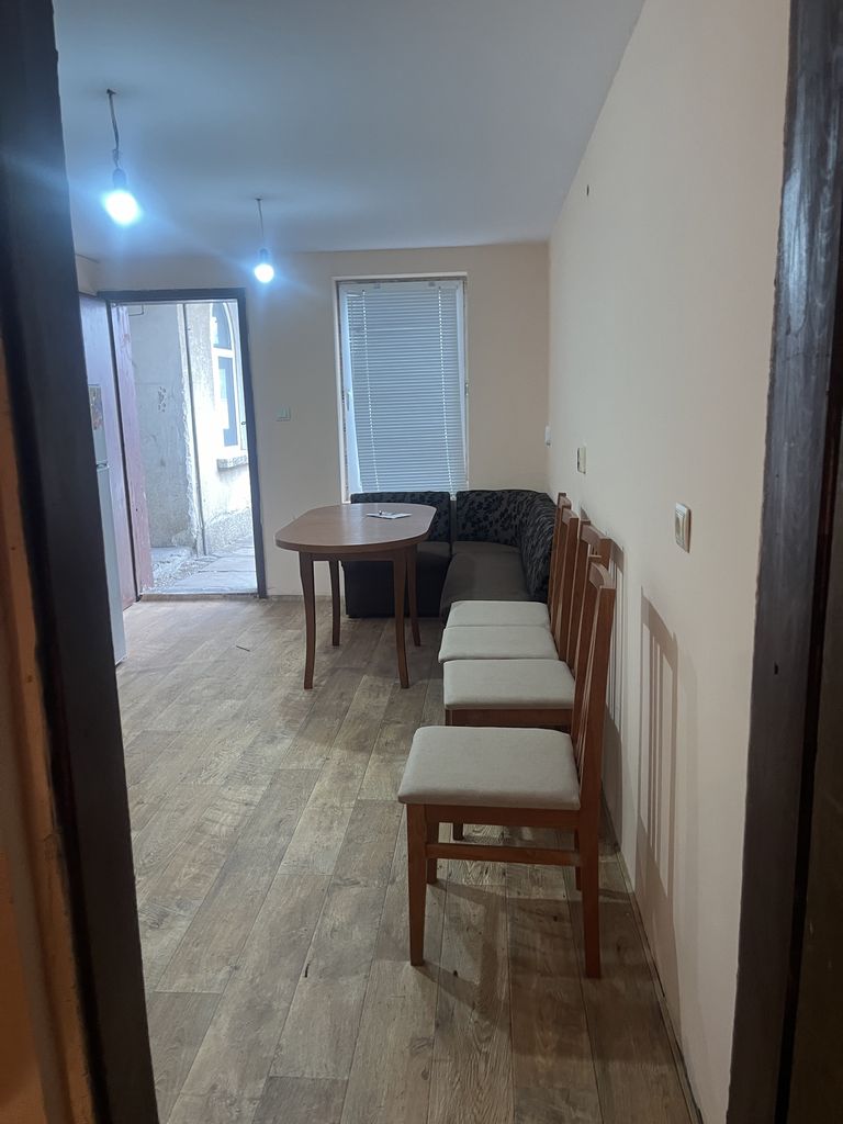 Дава се под наем Къща в София, Орландовци - 160 кв.м за 7.65 € - Снимка #1