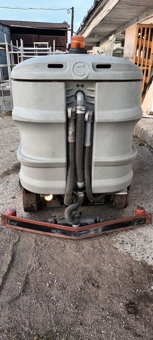 Mașină de spălat pardoseli Comac