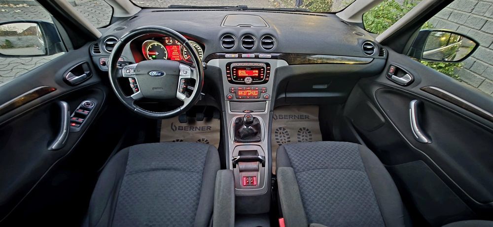 Ford Galaxy Ghia 7 locuri 2.0 TDCi An 2009