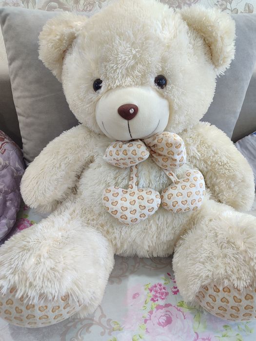 Отдам за шоколадку)