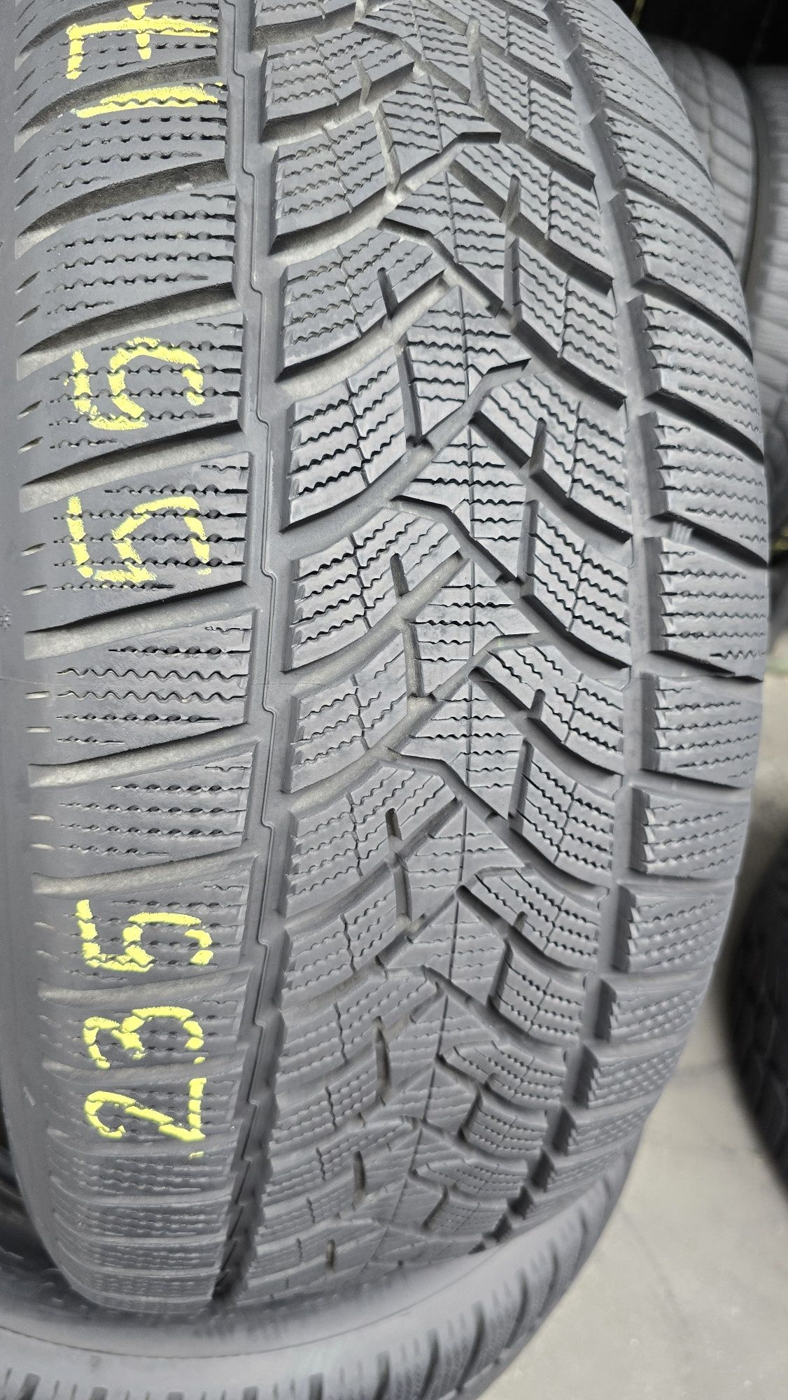 2 anvelope iarnă Dunlop 235/55/17 - transport gratuit