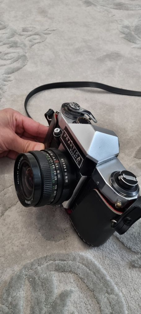 Aparat foto cu filmPraktica Super TL cu Pentacon si Canon AV 1