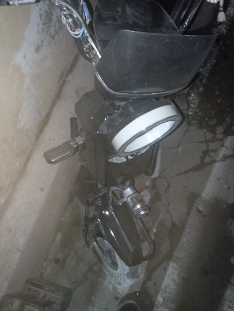 Ilek tron skuter