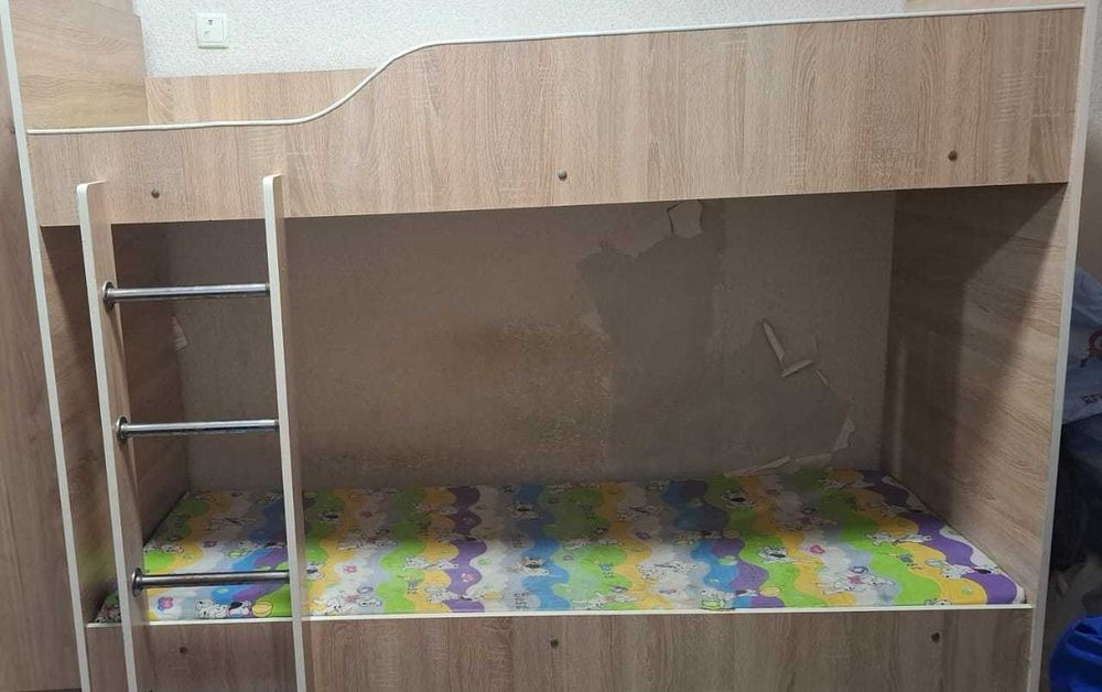 Двухъярусная кровать