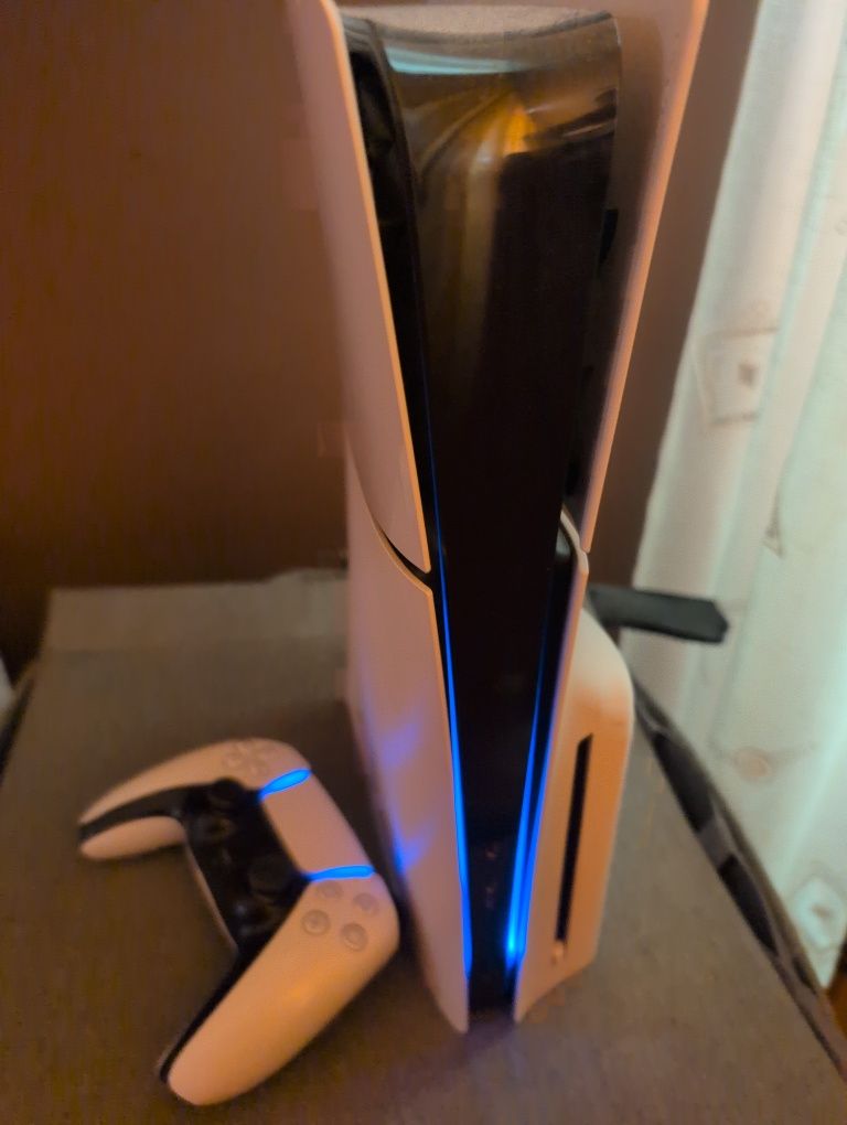 Playstation 5 cu disk impecabil de 1 Tera folosit foarte puțin jocuri