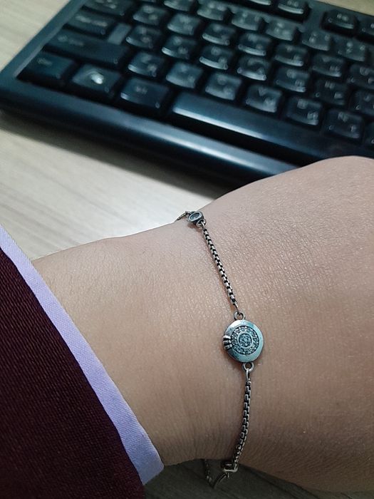 Kumush sotiladi. Yoniga bijuteriya qo'shib beraman. O'zim olib boraman