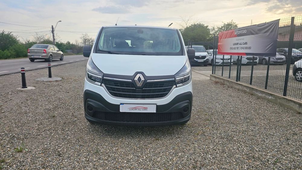 Renault Trafic 9 Locuri,Motor2.0 120cp,tva inclus,model maxi