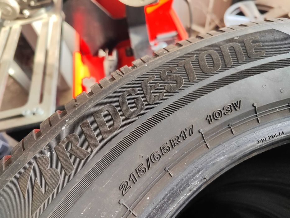 4бр.зимни гуми 215/65/17 Bridgestone