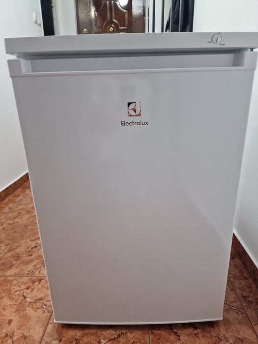 Congelator Electrolux- trei sertare.  Stare foarte bună.