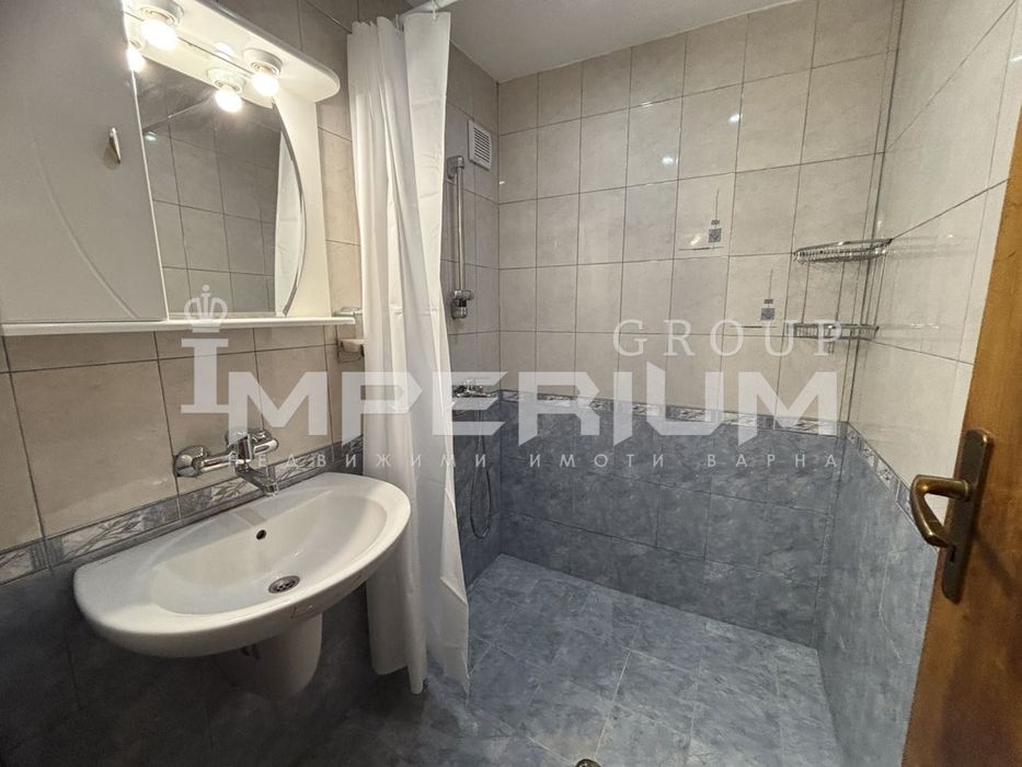 Дава се под наем Тристаен апартамент в Варна, Левски - 105 кв.м за 612 € - Снимка #9