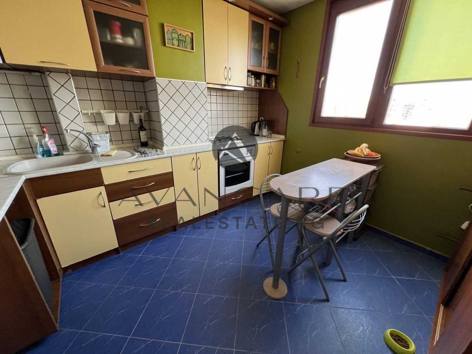 Продава се Тристаен апартамент в Пловдив, Тракия - 91 кв.м за 1726 €/кв.м - Снимка #2