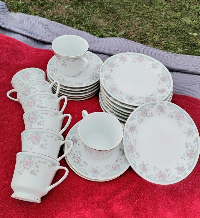 Порцеланов сервиз за чай и кафе