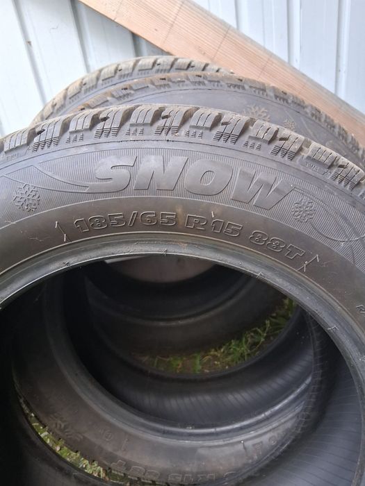 Set 4 cauciucuri/anvelope iarna 185/65/R15 88T in stare foarte buna!