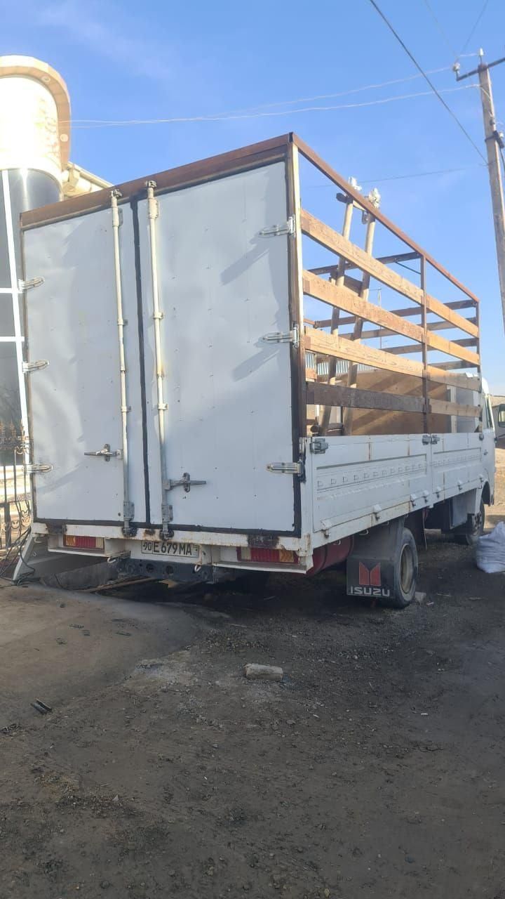 Isuzu грузовик продаётся