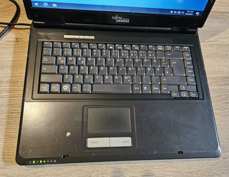 Fujitsu Siemens Amilo Pi2550