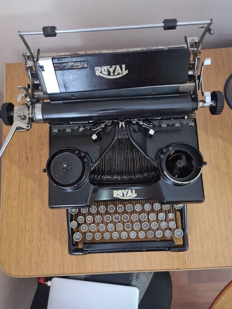 Mașină de scris Royal 10