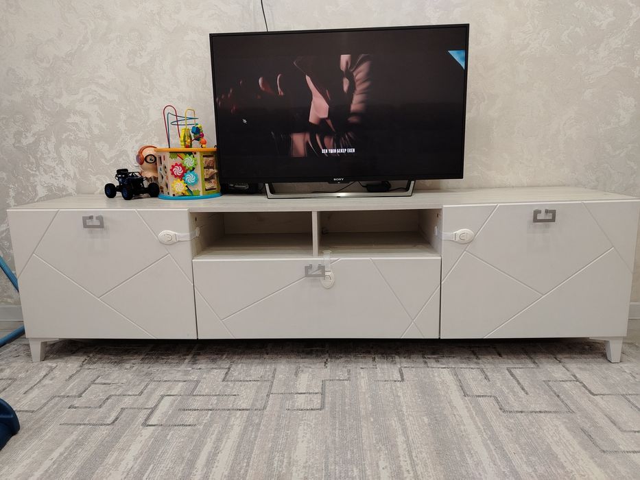 Шкаф под телевизор