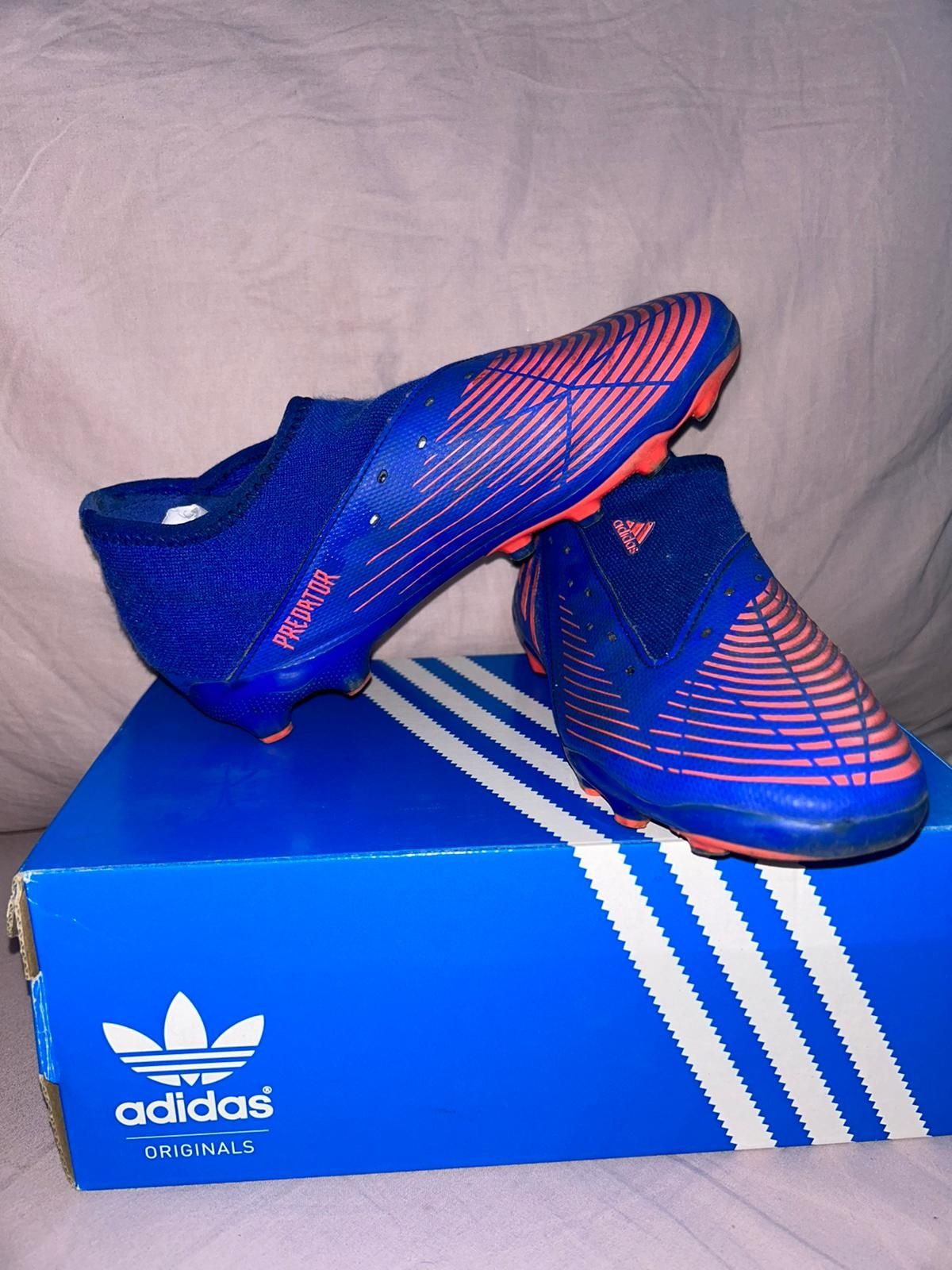 Crampoane adidas predator mărime 34