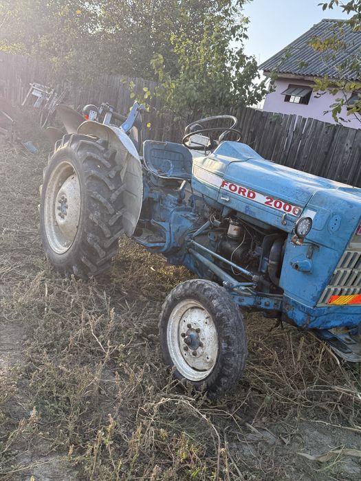 Tractor Ford 2000
