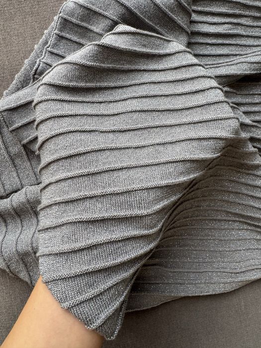 Пола плисе фино плетиво с лъскави нишки