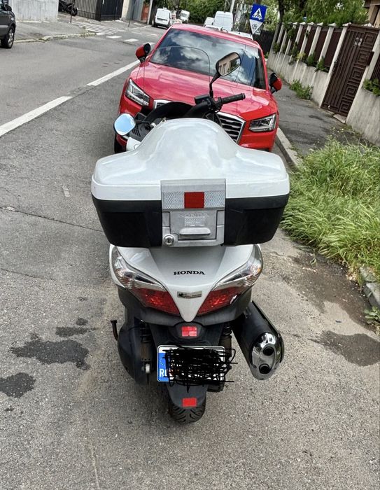 Honda Silverwing 400
