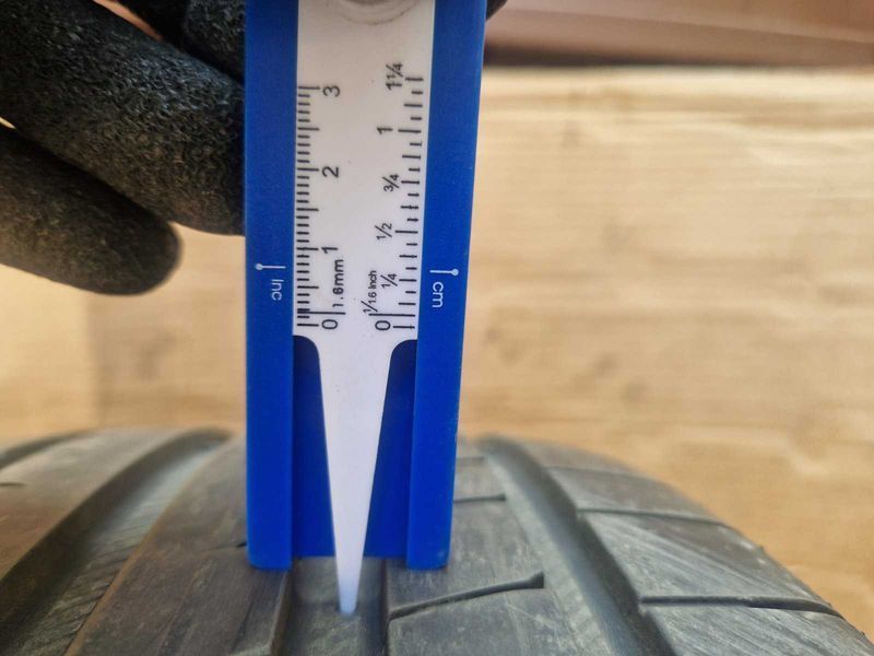 2 Goodyear R18 245/45
летни гуми 
DOT4423