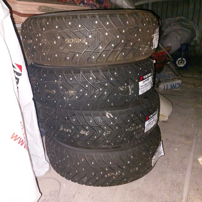 Продам шины. Шипованная липучка. Yokohama
