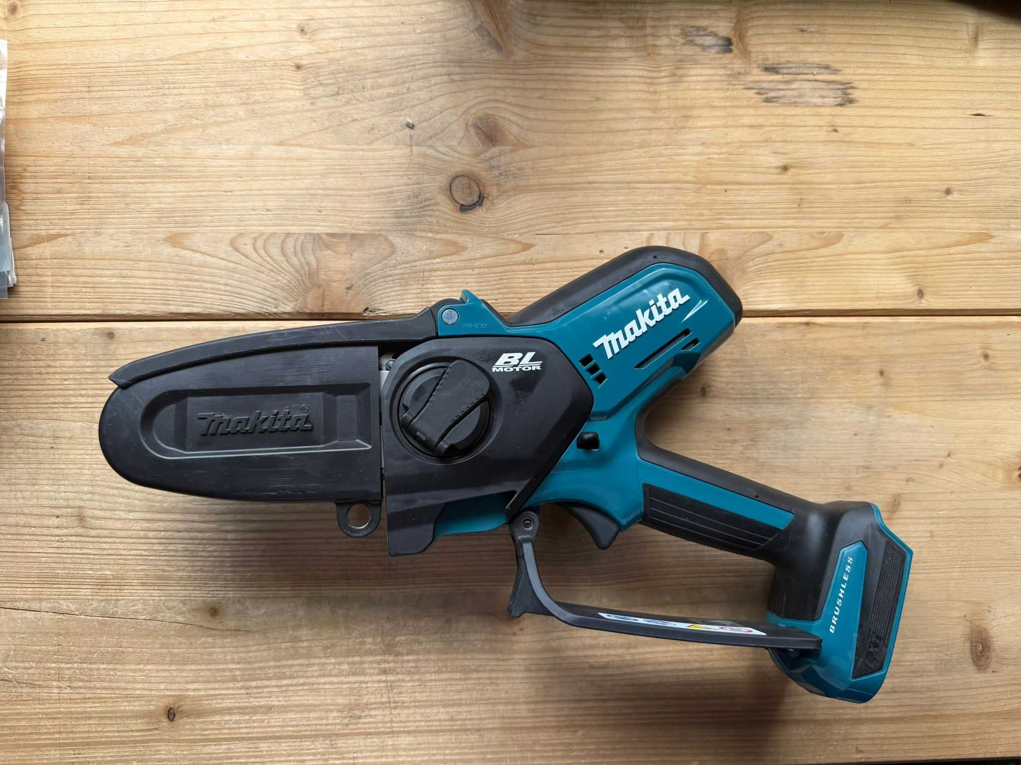 Fierastrau cu lant Makita DUC 101, 18V, 100mm