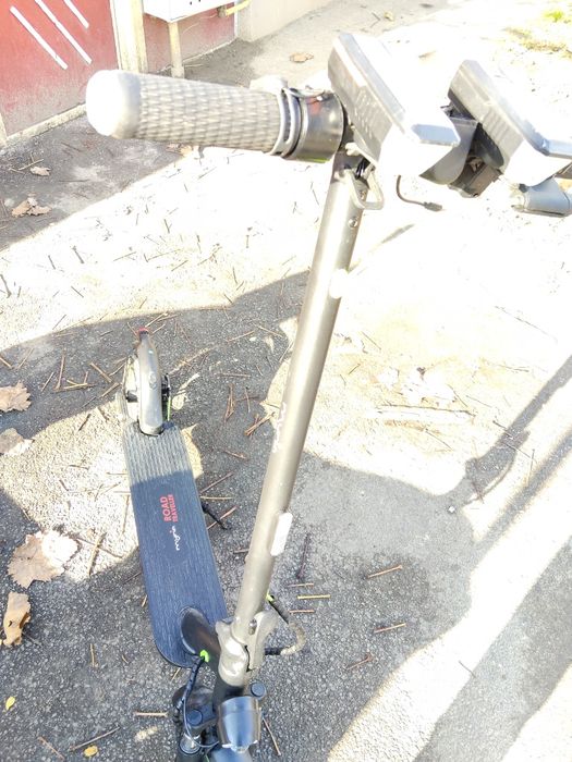 Vând sau schinb trotineta electrica