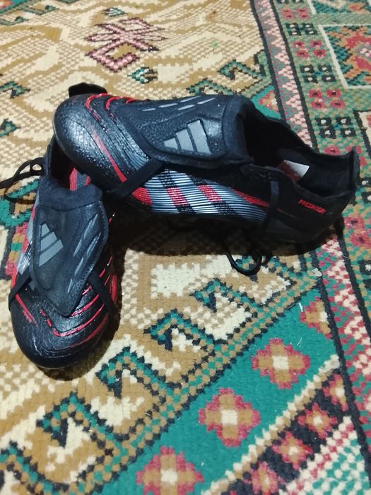 Ghete de fotbal adidas predator de ridicat de la domiciliu