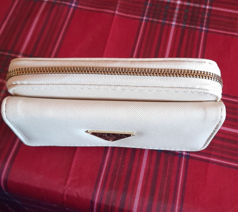 Ново голямо портмоне