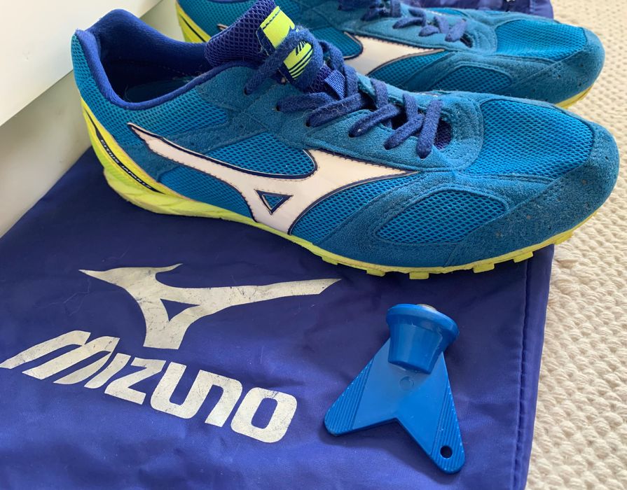 шпайкове за лека атлетика Мизуно